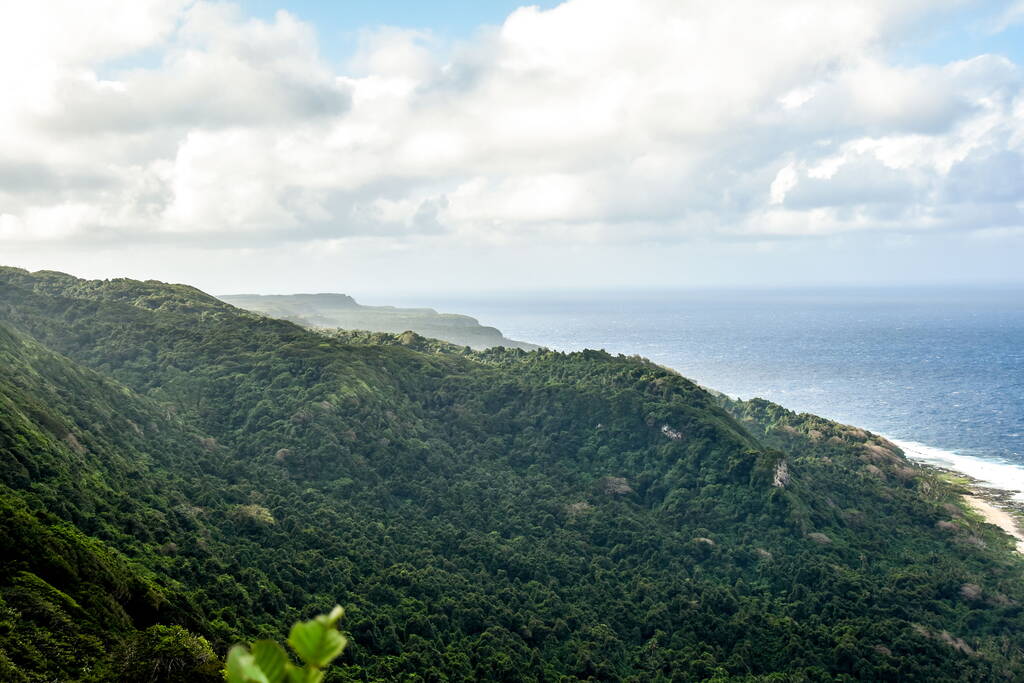 5 Best Hikes in 'Eua