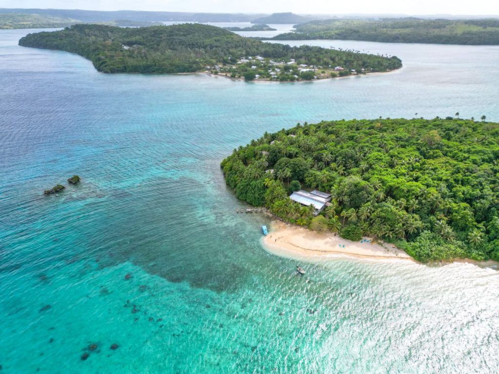 8 Best Resorts for Paddleboarding (SUP) in Tonga
